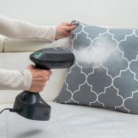 Imagem ilustrativa sobre o produto Passadeira a Vapor Oster GCSTES101 1270W Preto 220V